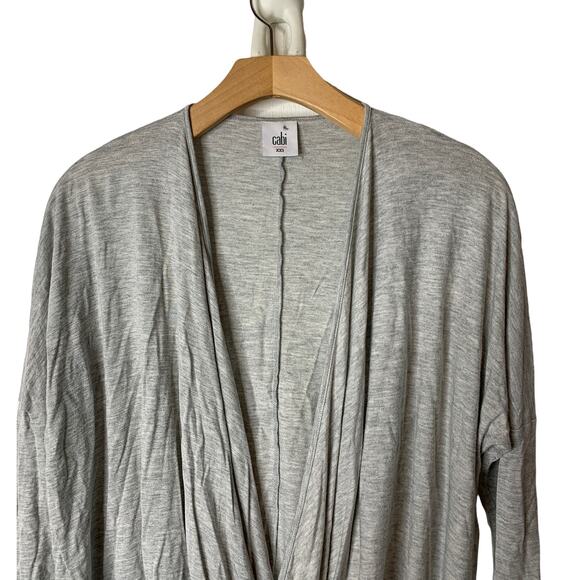 CAbi 3245 Taylor Twist Front Light Gray Oversized 3/4 Sleeve Tee Blouse XXS 2XS - Picture 2 of 7